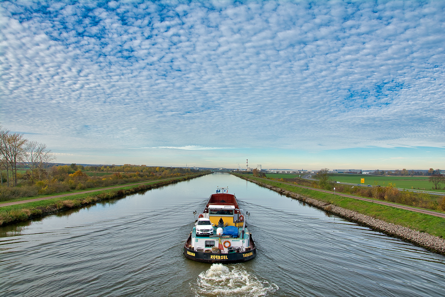 Gütermotorschiff „Tarkana“ auf den Mittellandkanal 