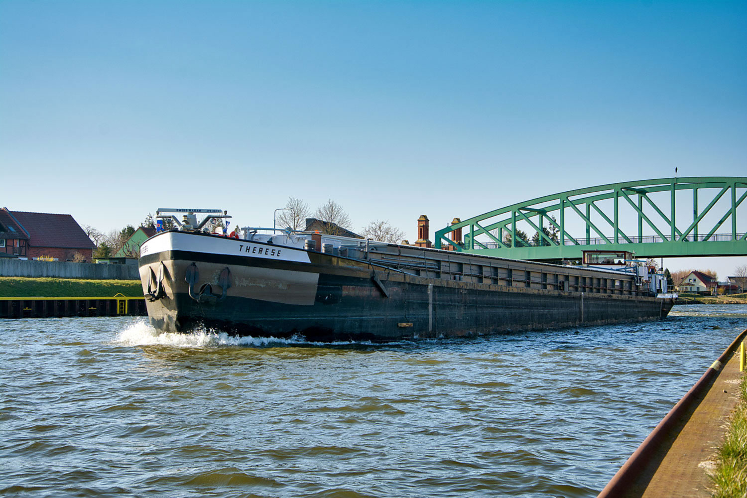 Gütermotorschiff „Therese“ auf den Mittellandkanal 