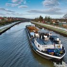 Gütermotorschiff „Typhoon“ auf den Mittellandkanal in Haldensleben