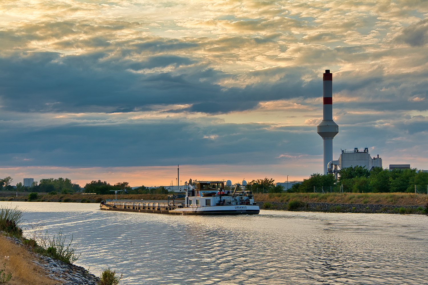 Gütermotorschiff „Uranus“ auf den Mittellandkanal