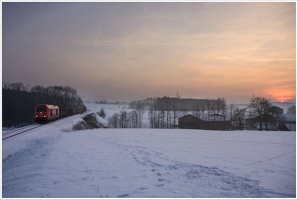 Güterzug am Winterabend