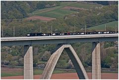 Güterzug auf der Fuldatalbrücke