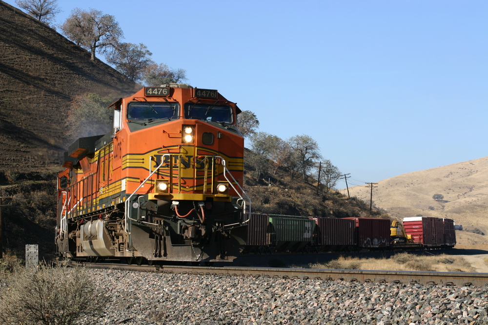 Güterzug der BNSF bei Caliente