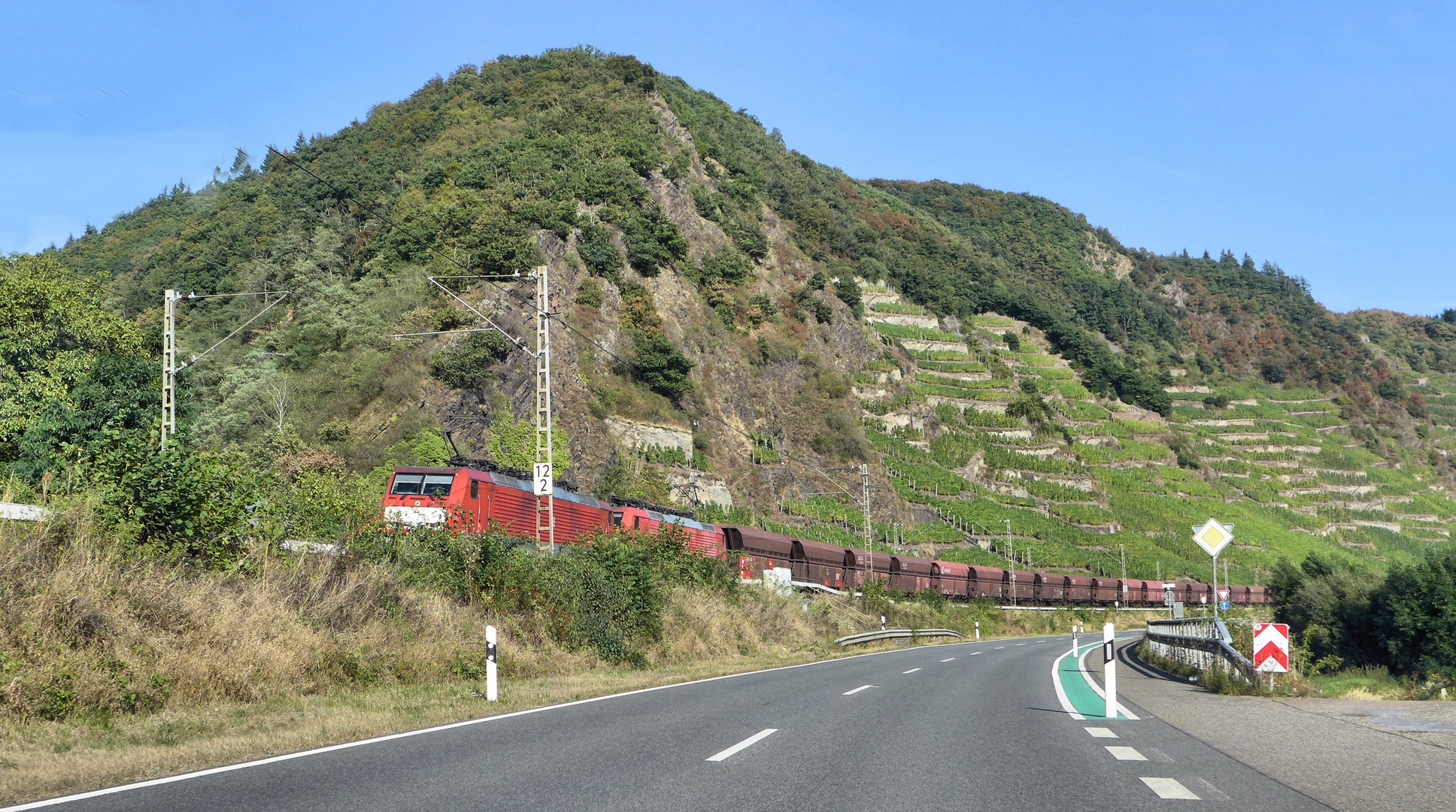 Güterzug im Moseltal