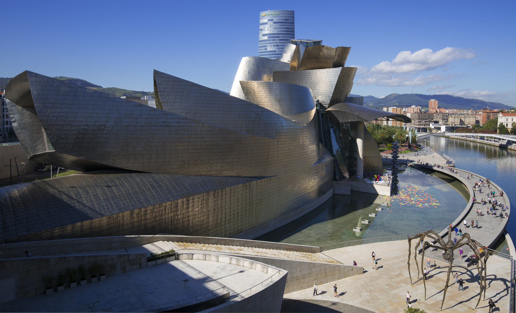 Guggenheim-Museum am Rio Nervión