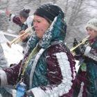 Guggenmusik im Schneetreiben