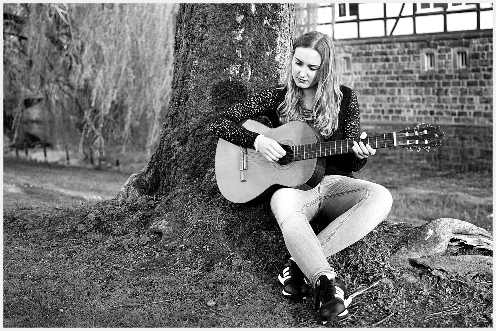 Guitar-Girl  ( Annka )