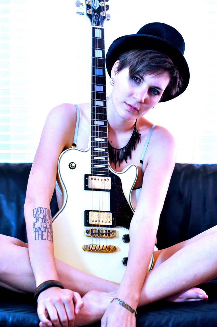 Guitar Lady 3