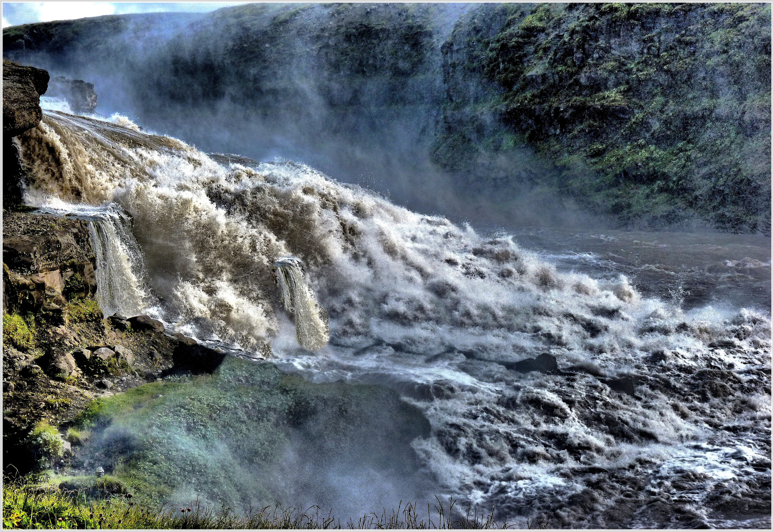 GULLFOSS WATERFALL