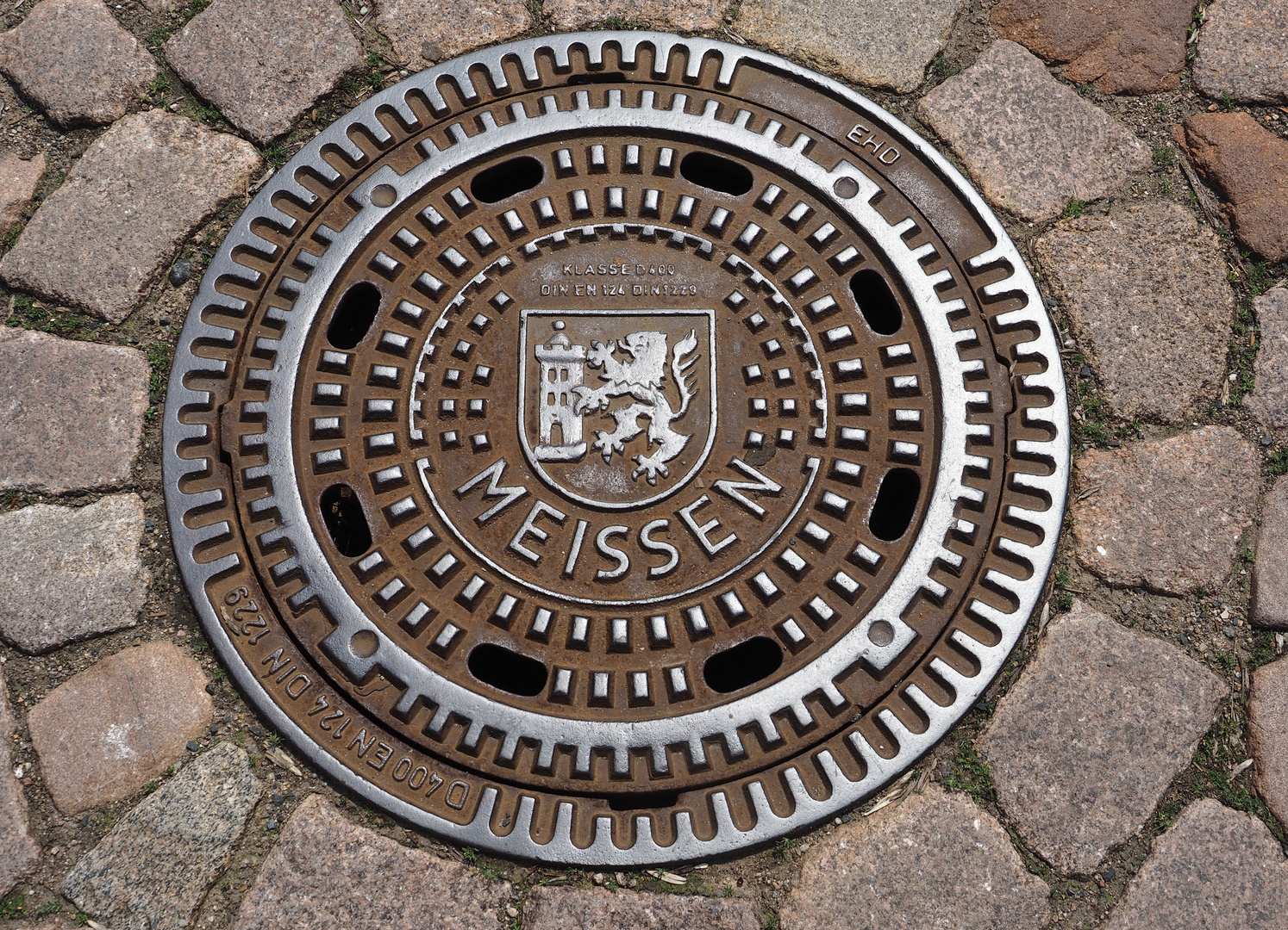 Gullideckel Foto & Bild kanal, sachsen, pflastersteine Bilder auf