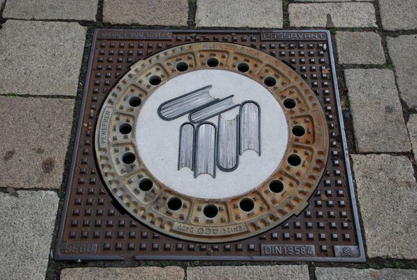 09 Die Welt der Gullideckel Bilder & Fotos