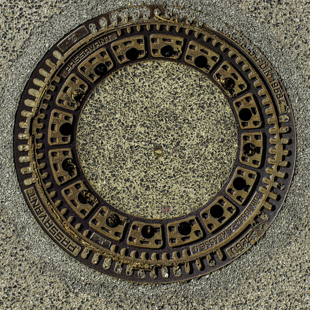 Gullideckel oder Schachtdeckel…des Rätselslösung! Foto