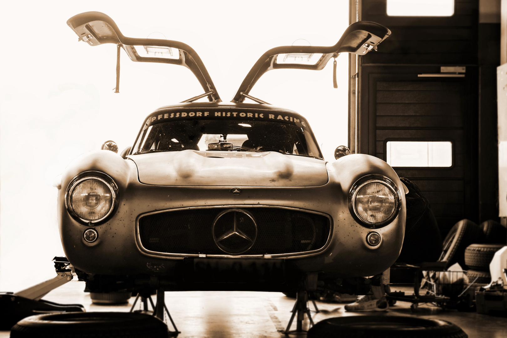 Gullwing