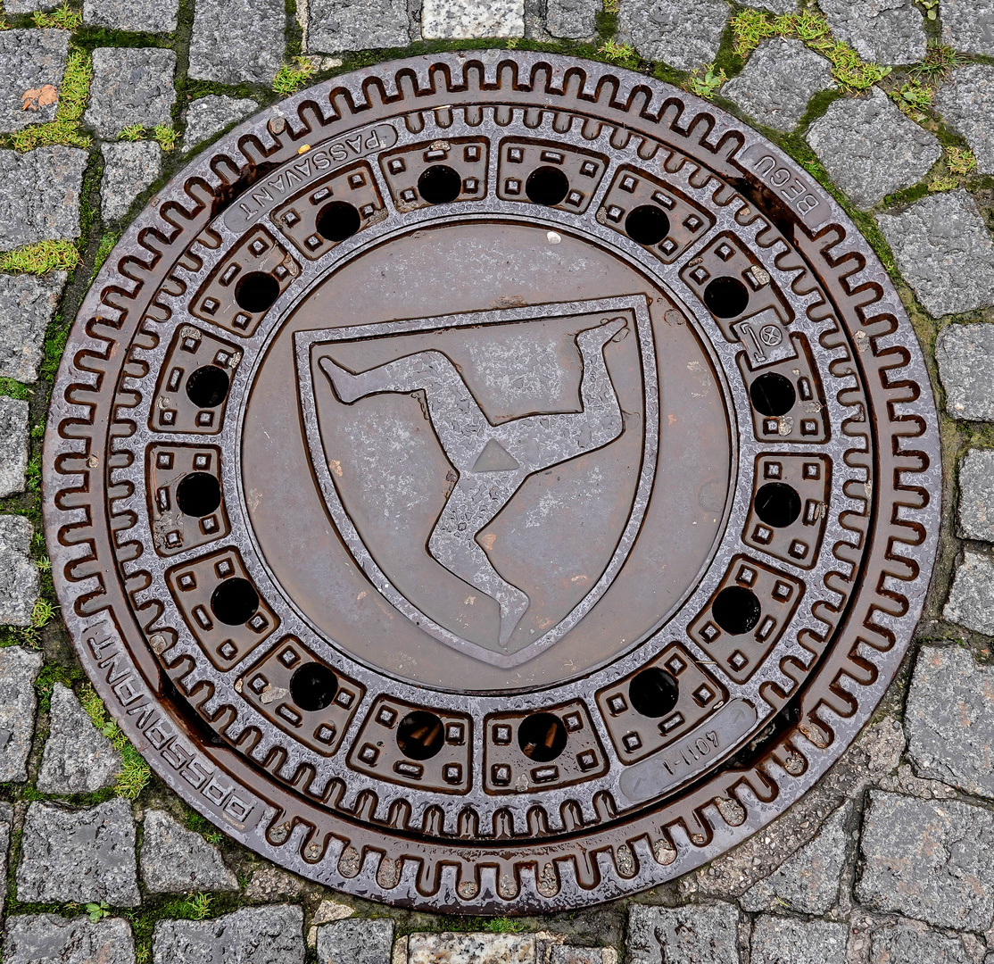 Gullydeckel Foto & Bild | ostallgäu, gullydeckel, füssen Bilder auf