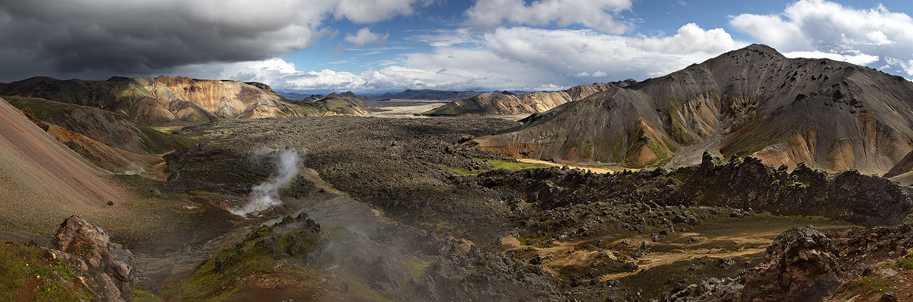 [ _ gulur og rauður]