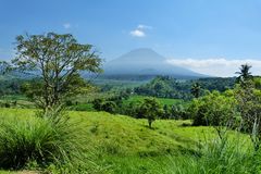 ...Gunung Agung...