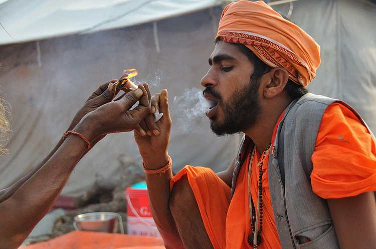 Guru naga baba shrvan giri