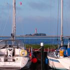 gute Sicht auf den Flügger Leuchtturm im Hafen von Orth