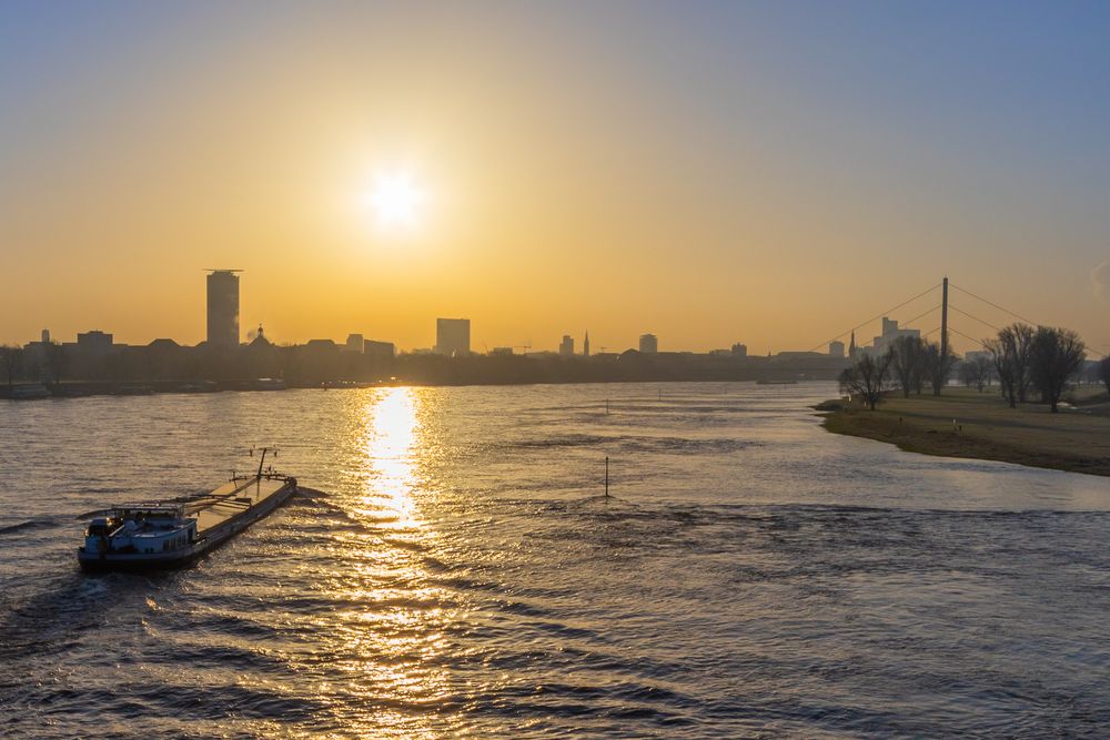 Guten Morgen Düsseldorf Foto & Bild | landschaft, city, wasser Bilder