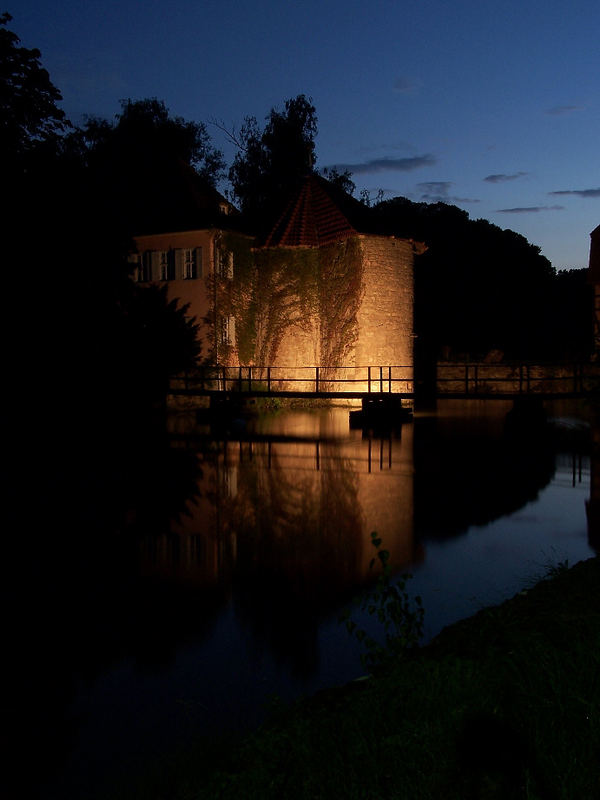 Gutshaus in der Abenddämmerung