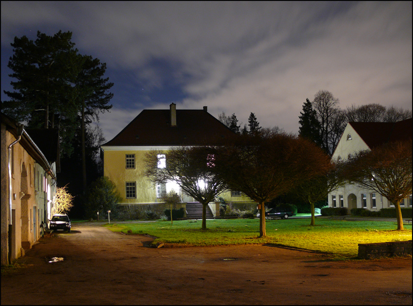 Gutshof bei Nacht