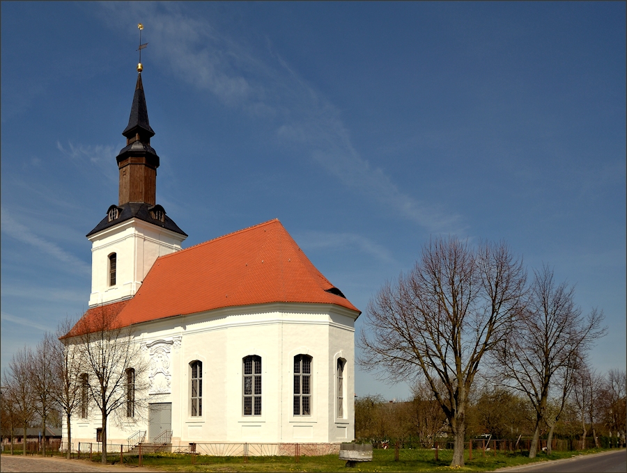 Gutskirche zu Rothenklempenow ...