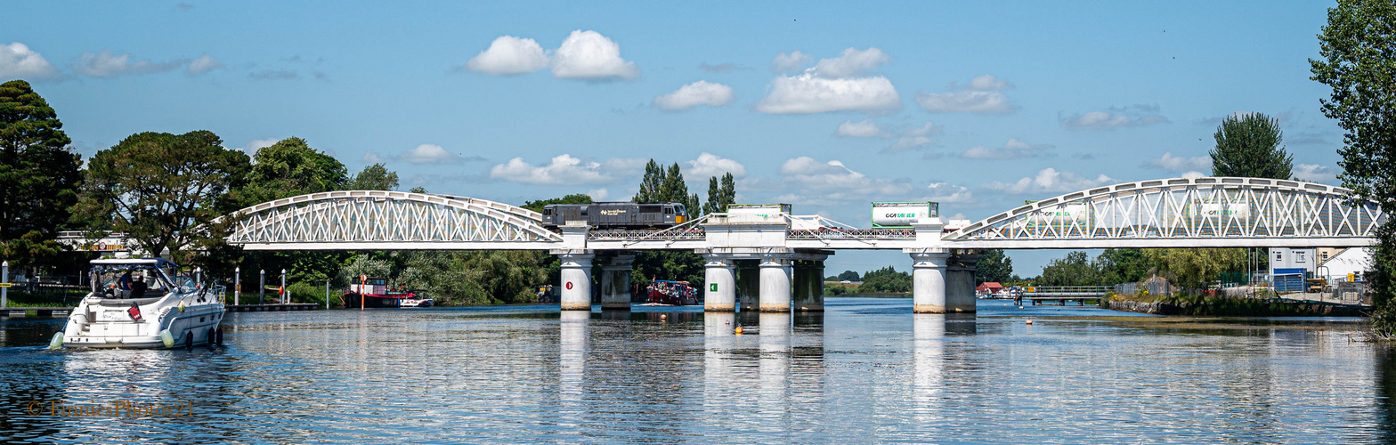 Gutterzug über der Shannon