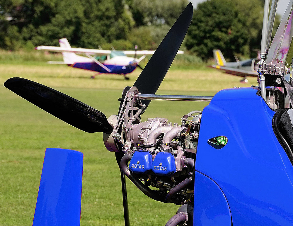 Gyrocopter  in " Blau " für: