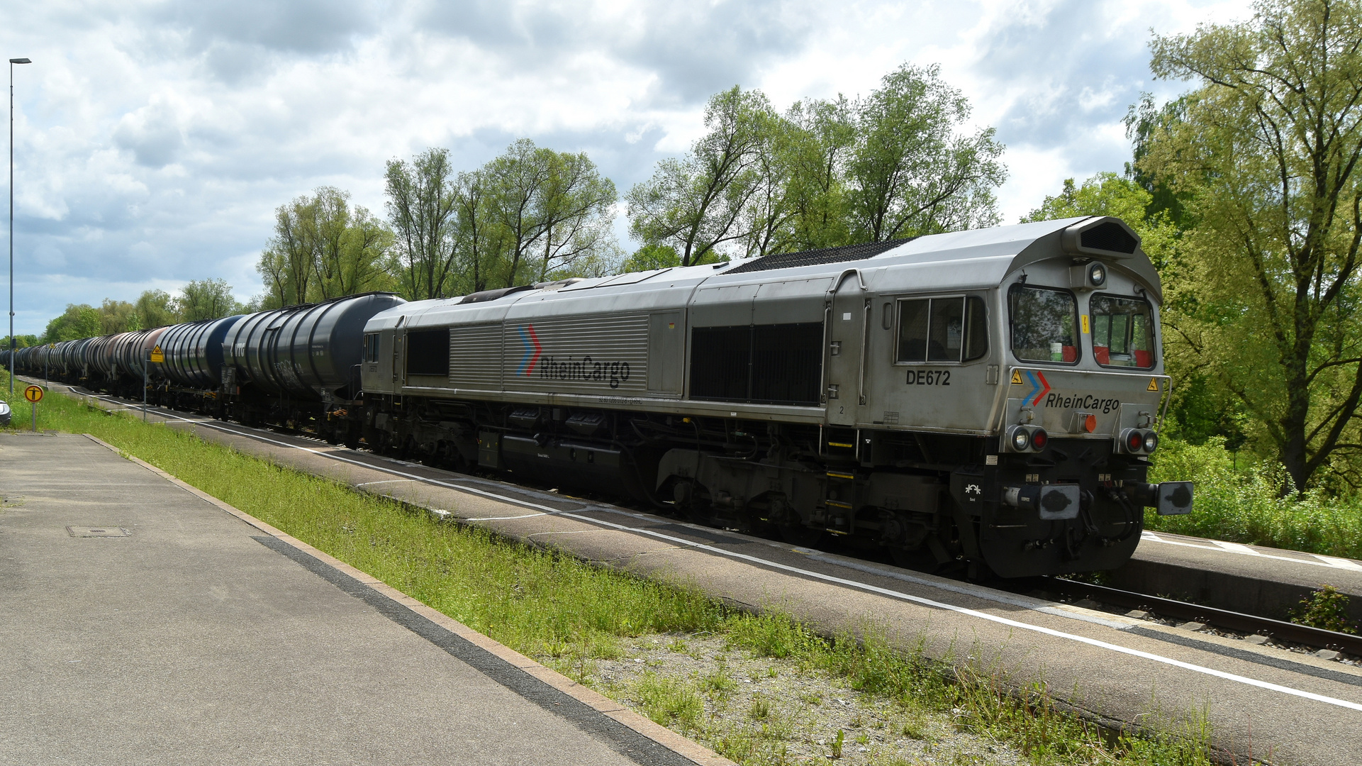 Gz auf der Illertalbahn im Bf Kellmünz 17.5.2023