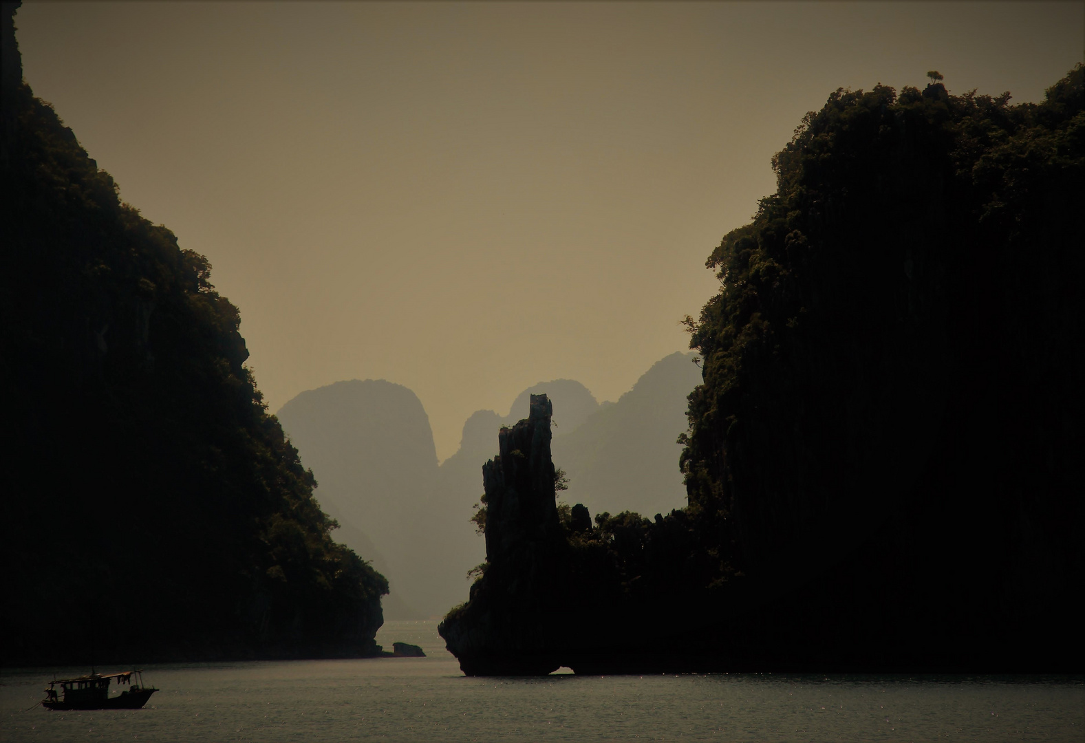 Ha Long bay   8