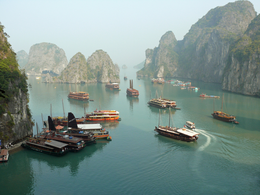 Ha Long Bay - Sung Sot