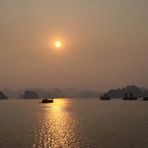 Ha Long Bucht im Abendlicht