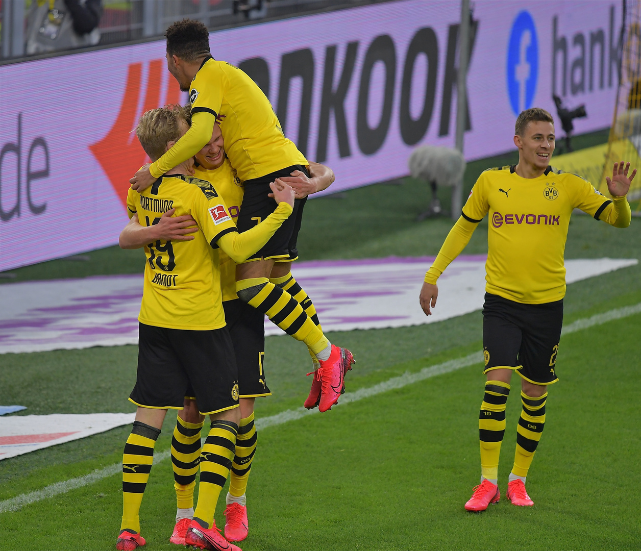 Haaland macht den fünften Treffer. Foto & Bild | sport, ballsport
