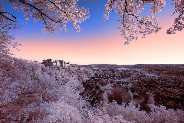 Haarburg im ersten Sonnenlicht