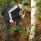 Hab ihn Gefunden ! Lucas mit Micro des Geocaching- Cache "Hast Du den richtigen Richer"