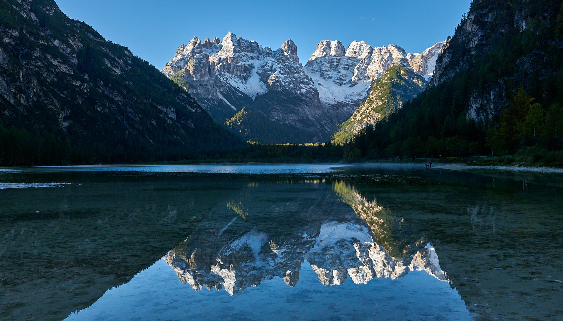 Habe den Dürrensee noch nie so klar gesehen, der  3221 m hohe Monte Cristallo im...