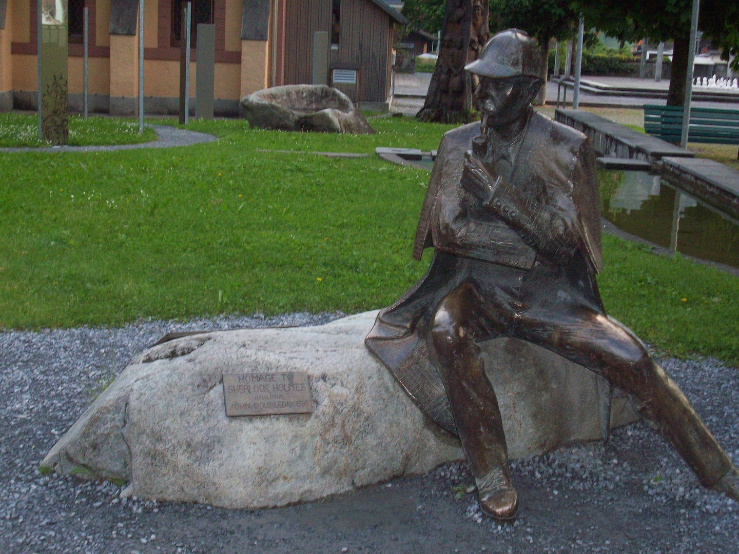 Habe Holmes in Meiningen in der Schweiz gesehen