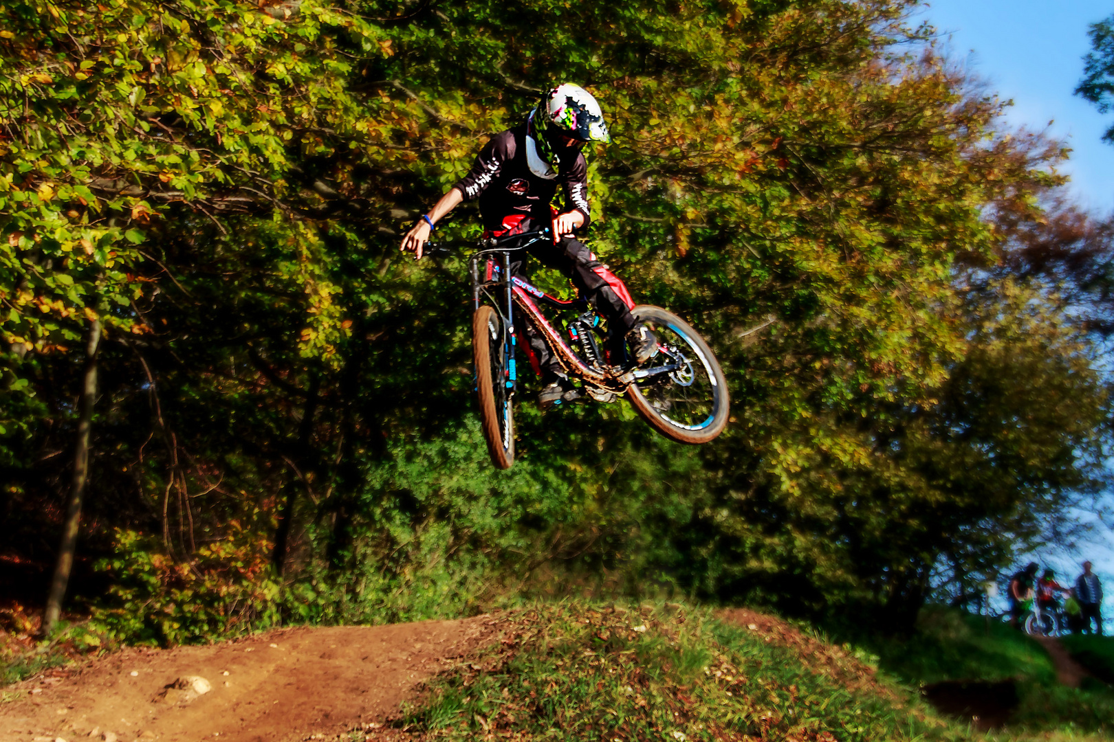 Habe ich hinten noch genug Luft drauf? - Bikerpark Osternohe bei Schnaittach