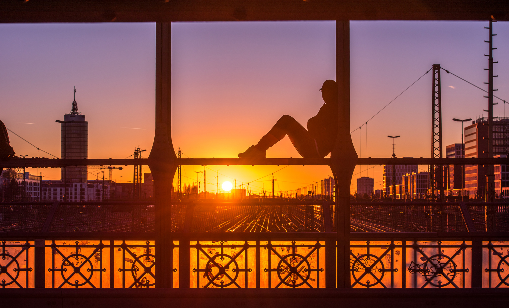 Hackerbrücke Sunsets 