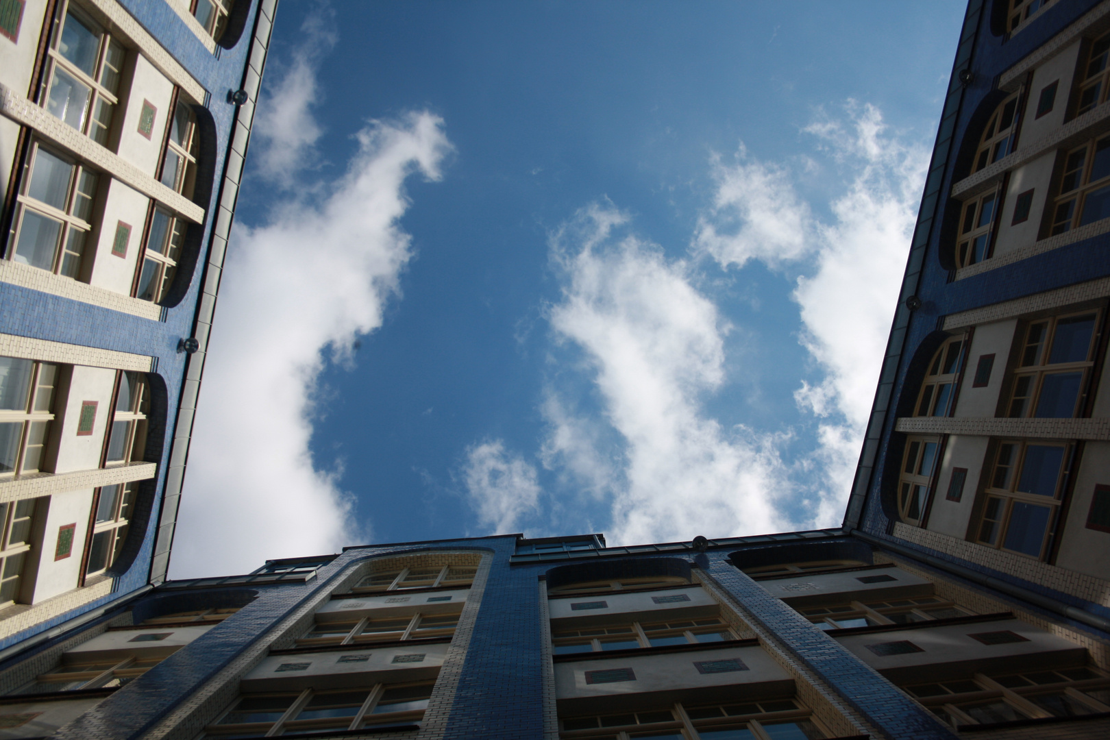 Hackesche Höfe Berlin gen Himmel