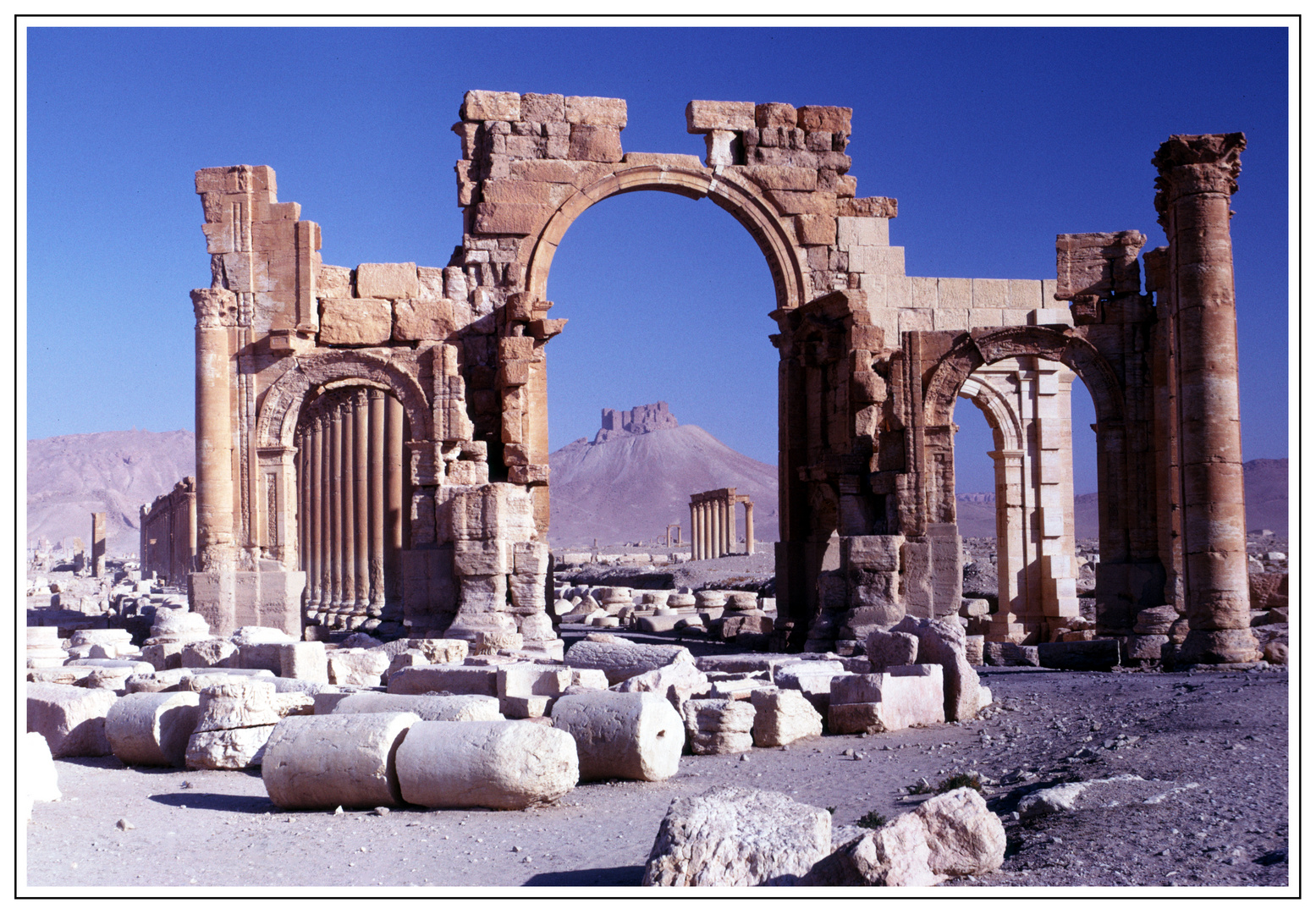 Hadrianstor in Palmyra (Syrien).