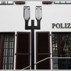 Hände hoch !  Polizei !