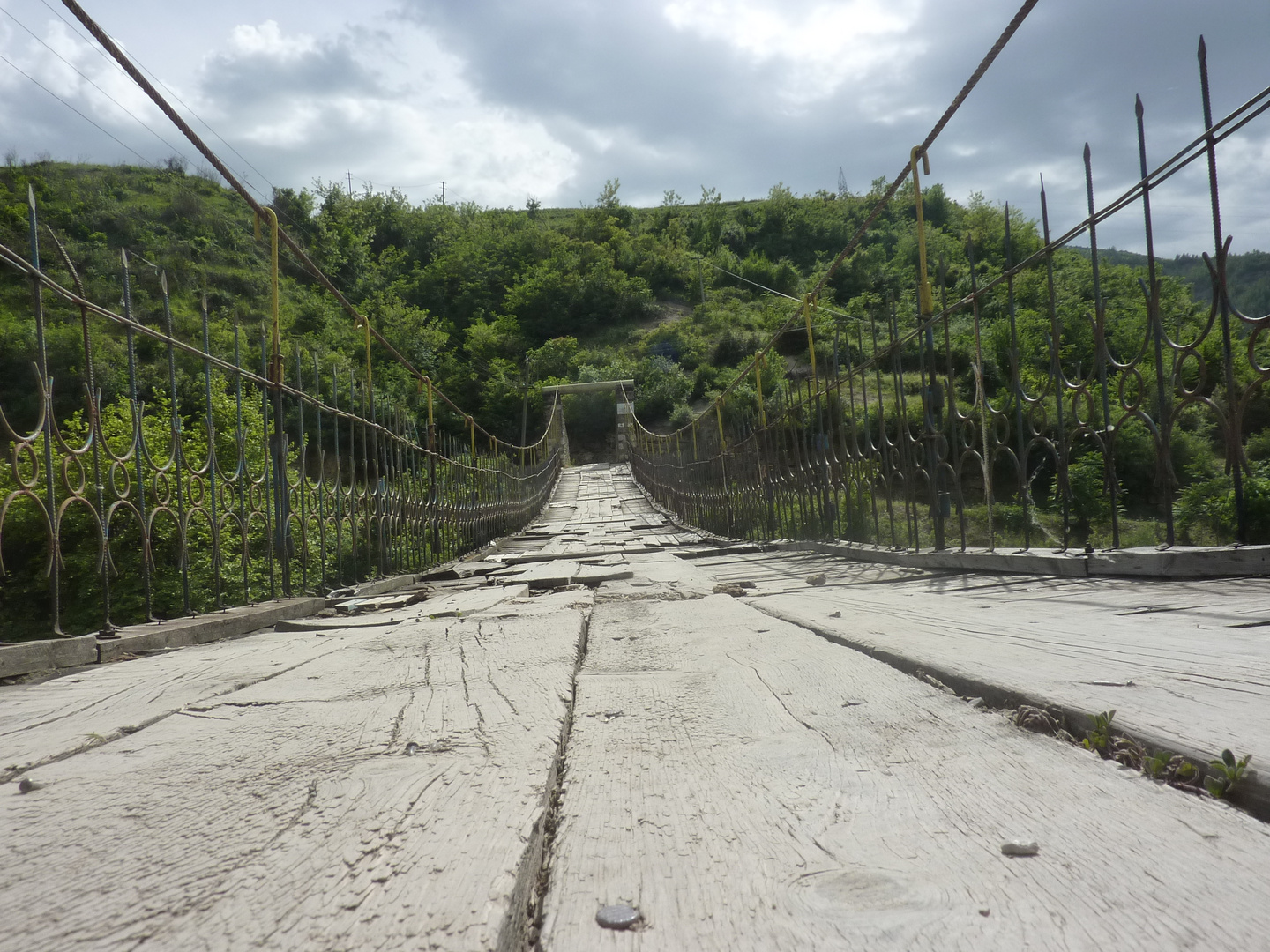 Hängebrücke am Osumi in Albanien