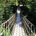 Hängebrücke auf dem Skulpturenwanderweg im Sauerland