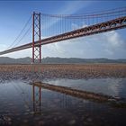 Hängebrücke über dem Fluss Tejo