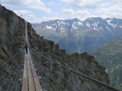 Hängebrücke zwischen Voralp- und Salbithütte