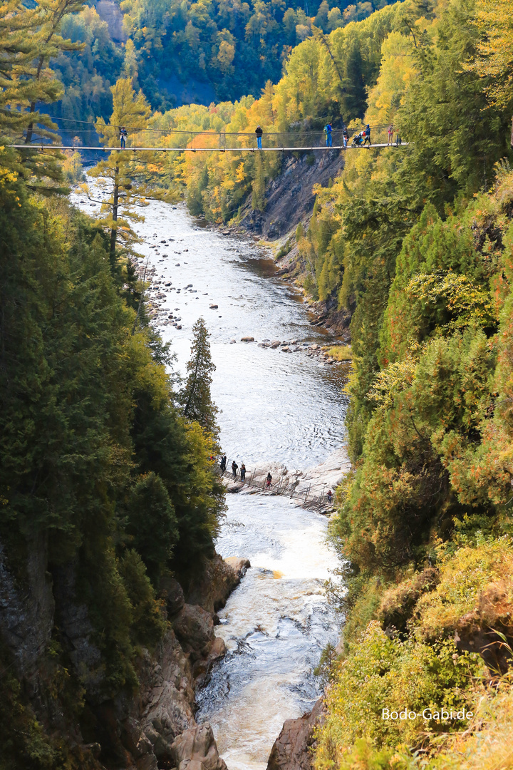 Hängebrücken über dem Canyon Sainte Anne