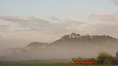 Hänger im Morgennebel