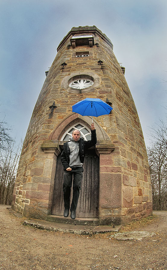 Hätte Rapunzel damals einen Regenschirm gehabt wäre sie auch schneller aufs Klo gekommen