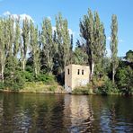 Häuschen am Fluss